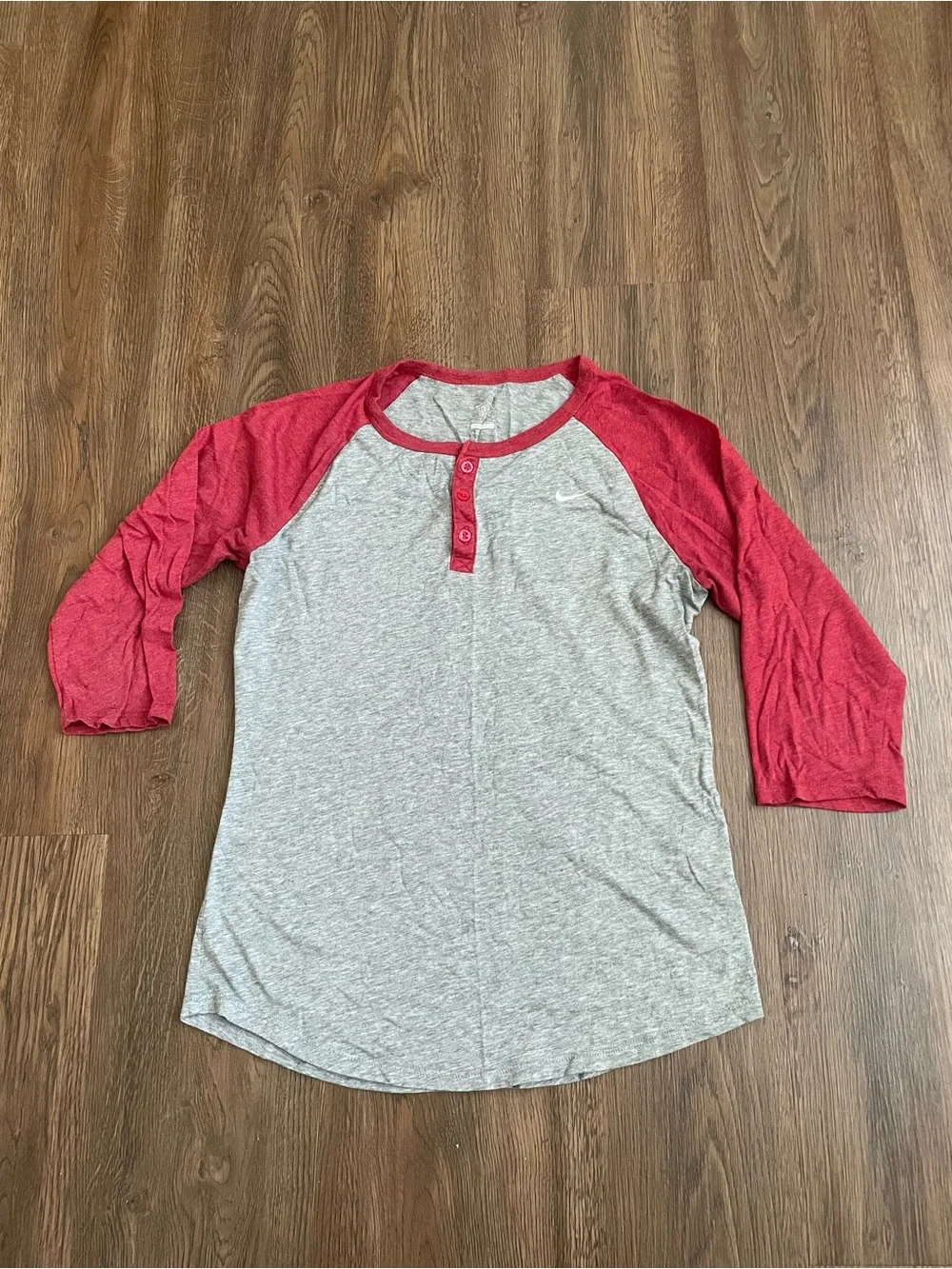 Nike The Athletic Dept. Gray & Red Henley Quarter Sleeve Tee Women’s Size M